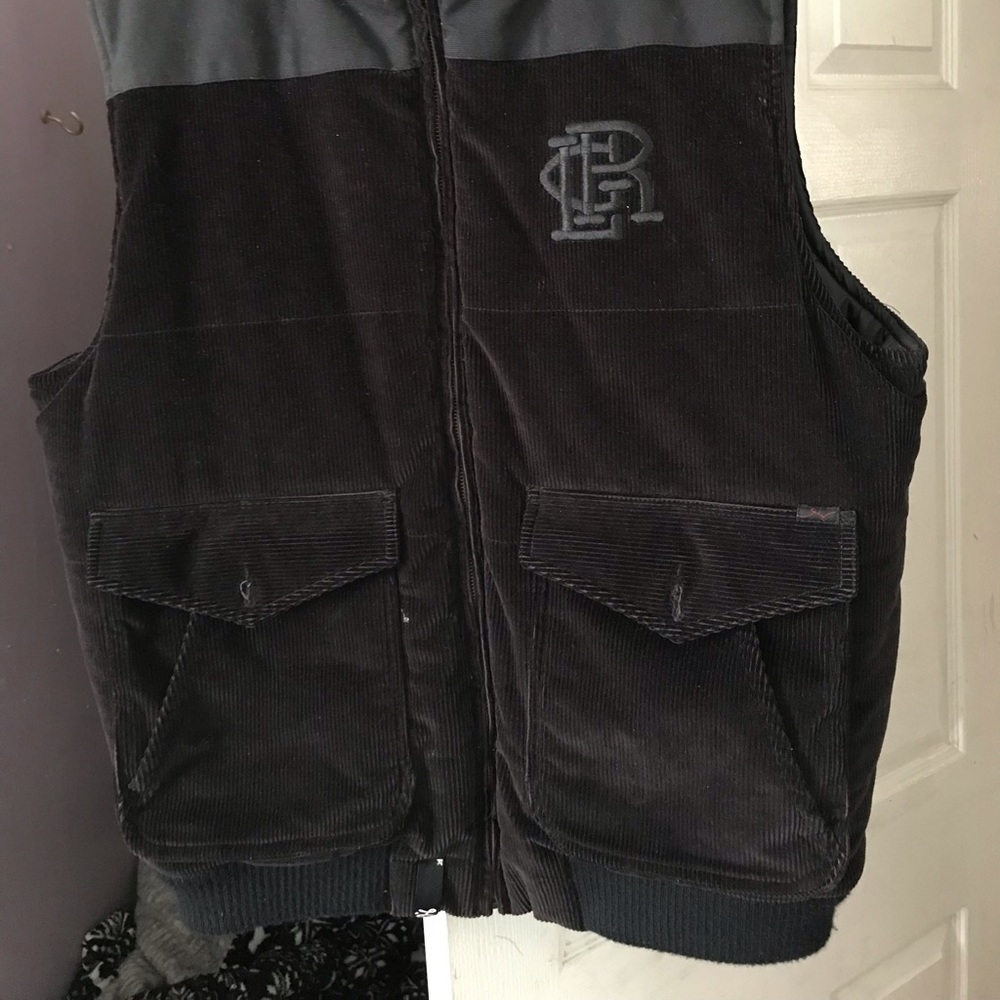 Vest - Picture 5 of 6